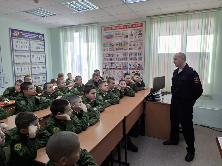 ПРОФИЛАКТИЧЕСКАЯ БЕСЕДА О ПРАВИЛАХ ДОРОЖНОГО ДВИЖЕНИЯ.