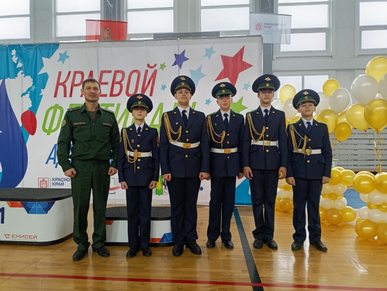ОТКРЫВАЕМ ИГРЫ.